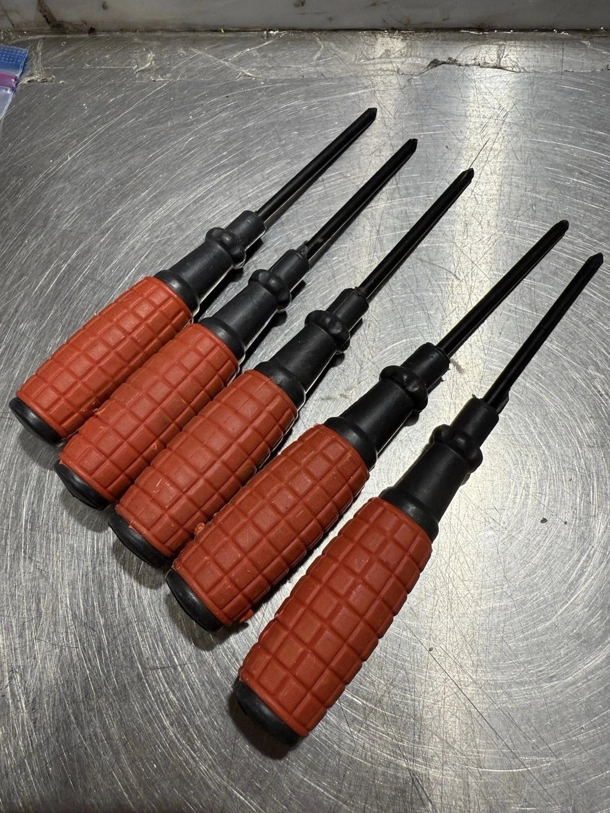 Set Of 5 Cross Slotted Philips Screwdriver Set with Nice Rubber Gripping Handle