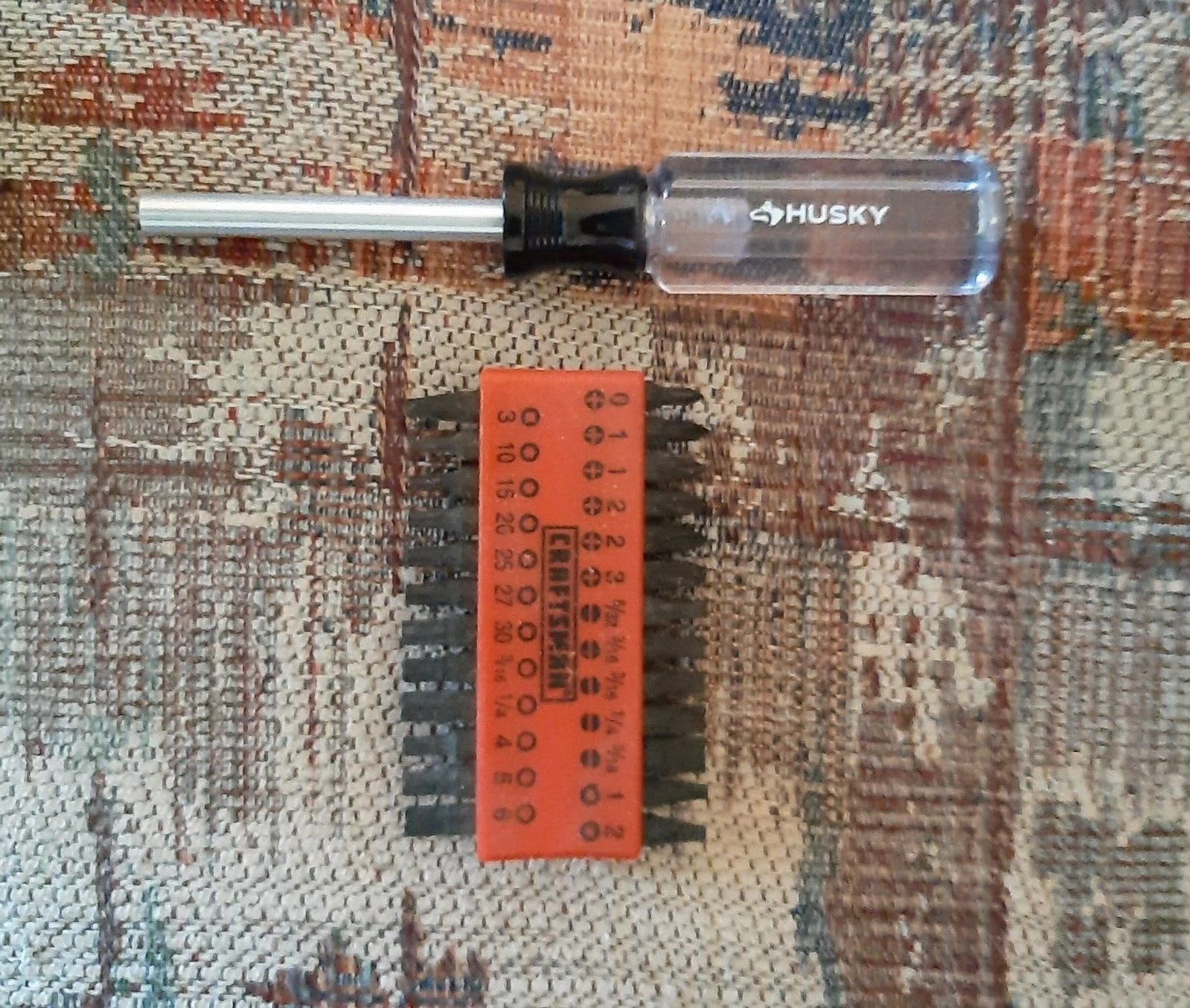 HUSKY MAGNETIC INSERT BIT HOLDER SCREWDRIVER WITH CRAFTSMAN 25 PIEICE BIT SET