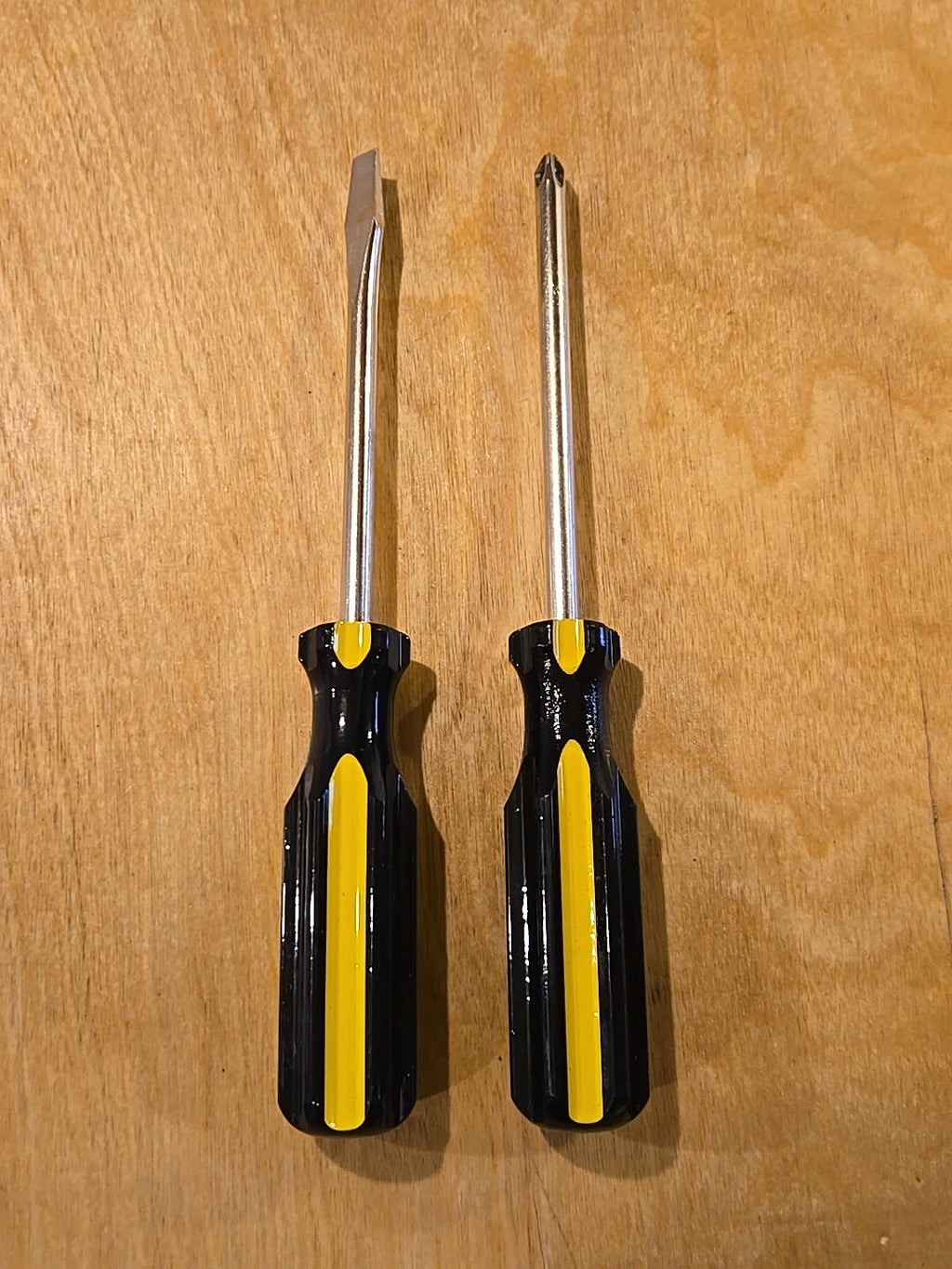 Vintage Stanley Thrifty 4" Screwdrivers 2 PC Set 64-302 USA Made New w/o Pkg