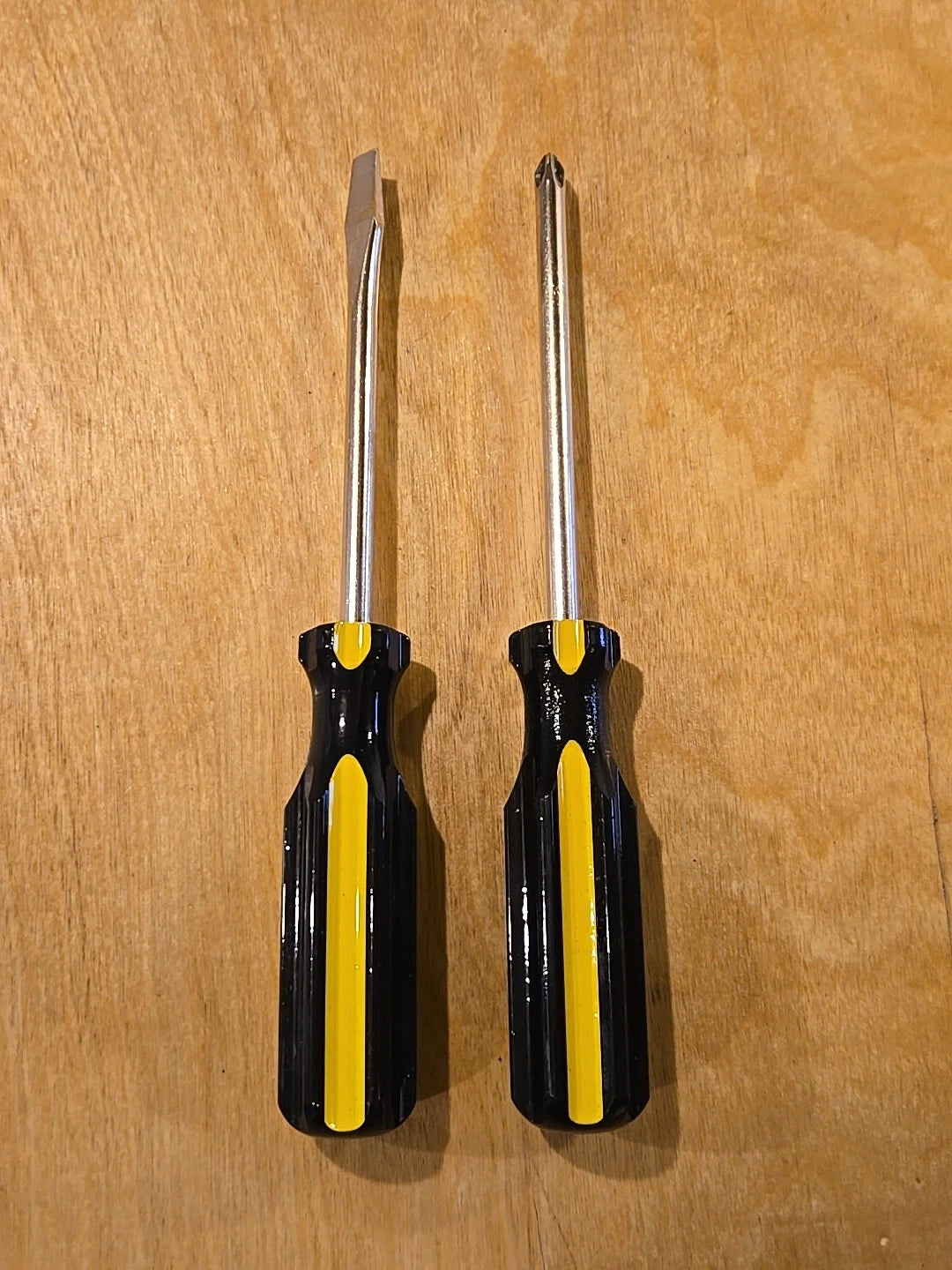 Vintage Stanley Thrifty 4" Screwdrivers 2 PC Set 64-302 USA Made New w/o Pkg