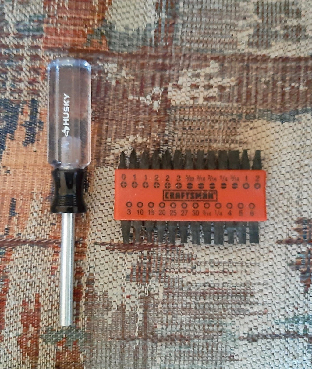 HUSKY MAGNETIC INSERT BIT HOLDER SCREWDRIVER WITH CRAFTSMAN 25 PIEICE BIT SET