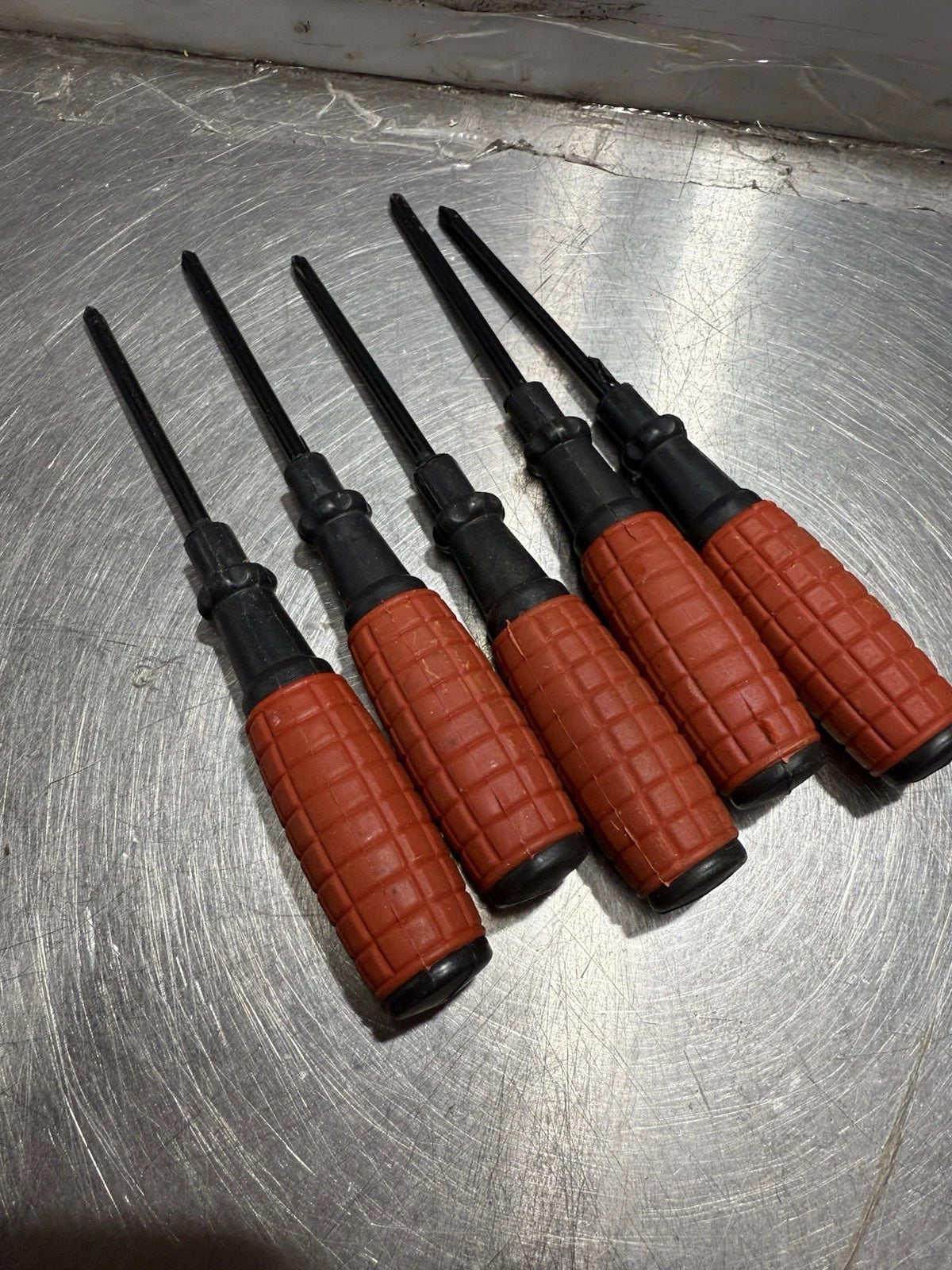 Set Of 5 Cross Slotted Philips Screwdriver Set with Nice Rubber Gripping Handle