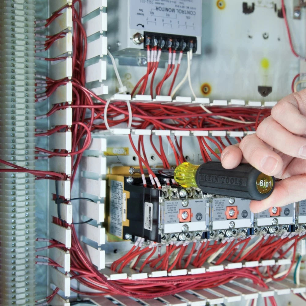 Klein Tools 32560 Multi-Bit Screwdriver / Nut Driver, 6-in-1, Extended Reach