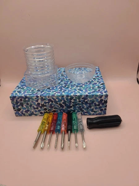 Plastic 8 Piece Screwdriver Set With Case, Used, Good Condition