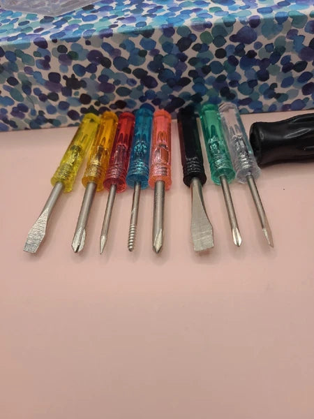 Plastic 8 Piece Screwdriver Set With Case, Used, Good Condition